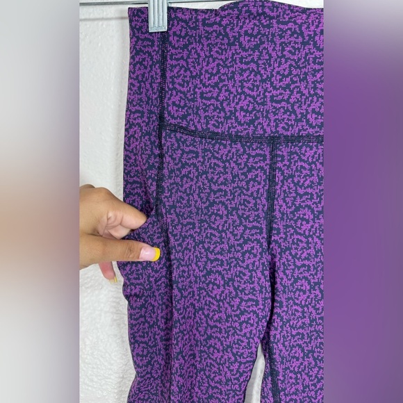 Athleta Purple and Black Ultimate Stash Pocket Textured 7/8 Tight Women’s XXS - Picture 4 of 10